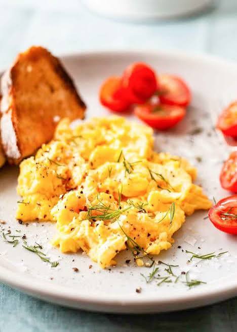 Perfect Creamy Scrambled Eggs / 336Kcal - 19g Protein